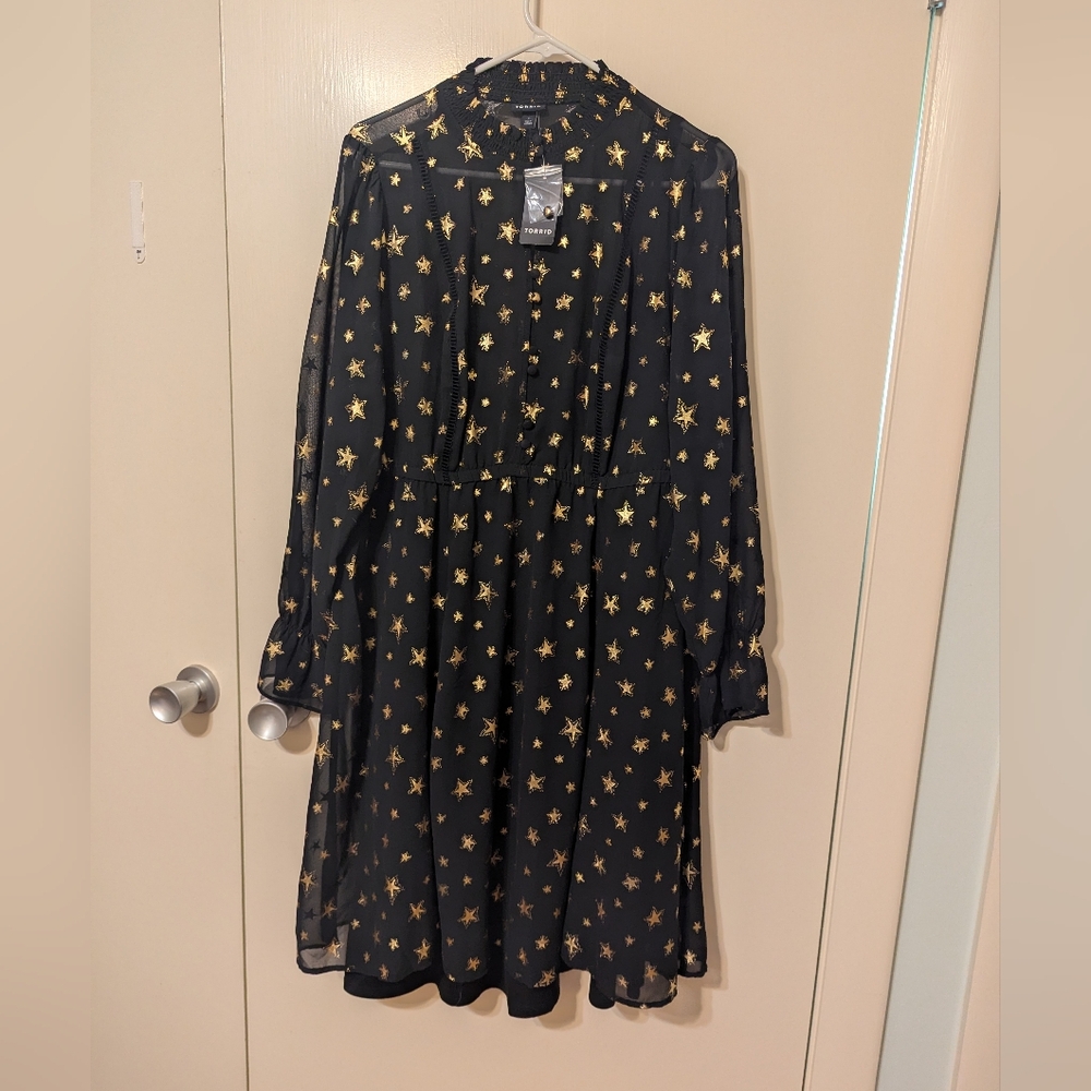 Torrid MOCK NECK MINI DRESS - CHIFFON STARS BLACK NWT